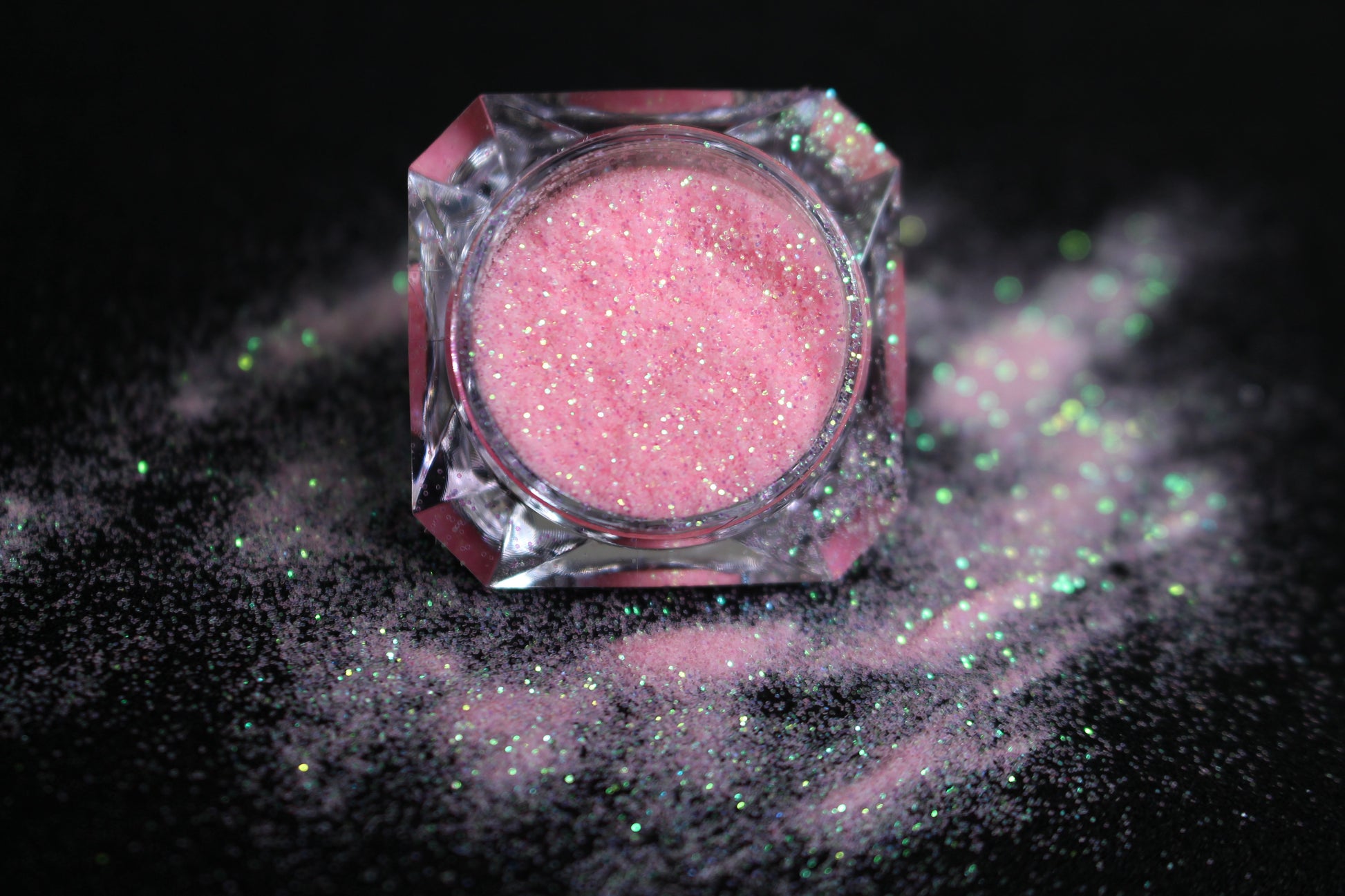 Pink Lemonade – Premium Iridescent Baby Pink Glitter
Part of our Simple Glitter Collection, this soft baby pink glitter shimmers with a delicate iridescent sparkle. Pink Lemonade can be used for all your creative looks, nail art, hair, and glitter slime.