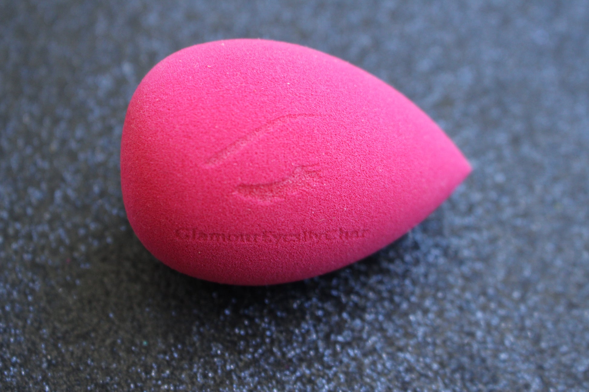 Glamour Beauty Blender – Flawless Finish Makeup Sponge
Part of our Glamour Goodies Collection, this ultra-soft beauty blender is your secret to a smooth, airbrushed complexion—without the streaks! Whether you’re applying liquid foundation or setting powder, the Glamour Beauty Blender helps you achieve a flawless look with minimal product waste. It's non-latex, cruelty-free, and tested for that perfect face beat you deserve.

Available in two colours and styles:

Angled Blender – Perfect for applying setting