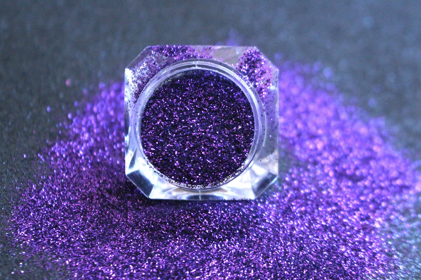 Purple Crush – Premium Royal Purple Metallic Glitter
Part of our Simple Glitter Collection, this bold royal purple metallic glitter adds rich colour and shine to any look. Purple Crush can be used for all your creative looks, nail art, hair, and glitter slime.
Available in 5g jars only.