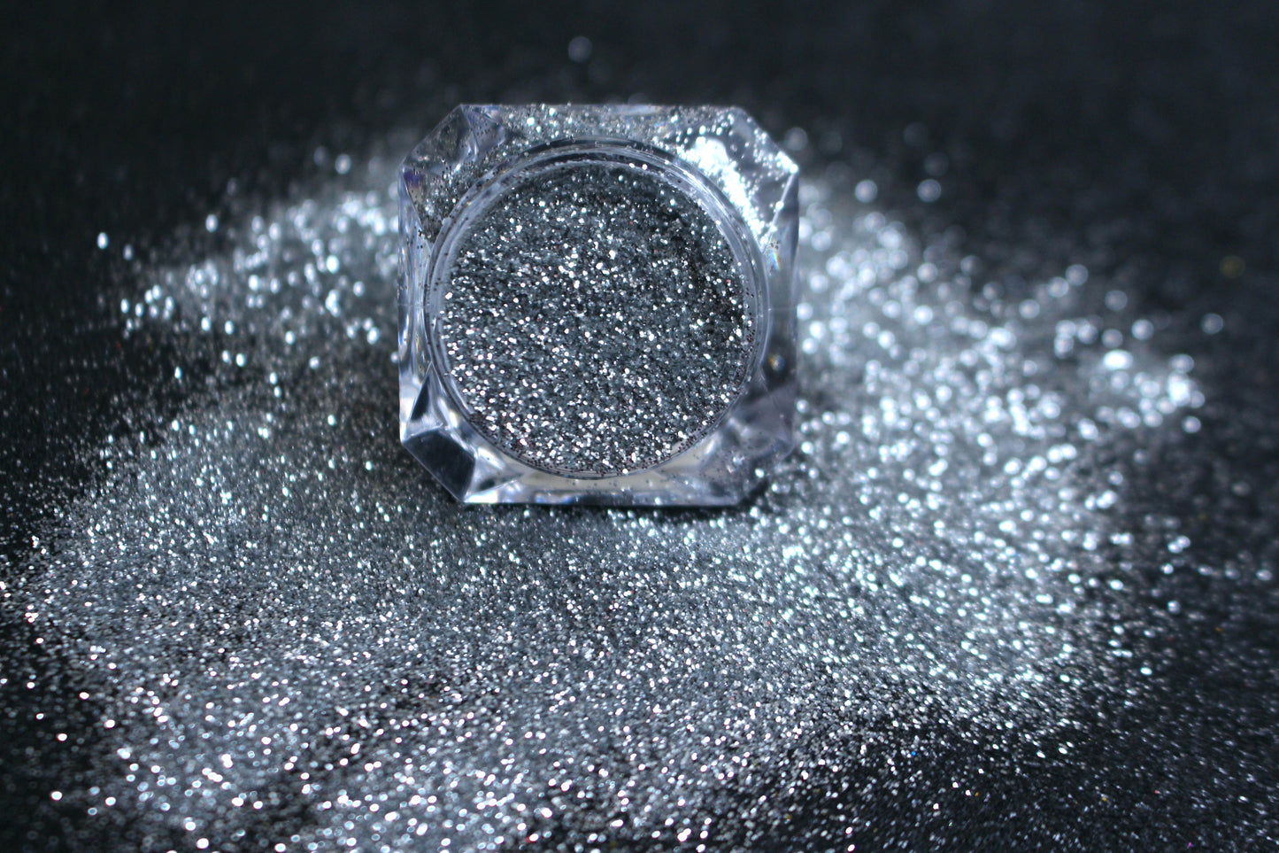 Reflection – Eco-Friendly Premium Silver Glitter
Part of our Biodegradable Glitter Collection, this shimmering silver sparkle adds a brilliant shine to any look. Reflection is perfect for all your creative looks, nail art, hair, and glitter slime.
Available in 5g jars only.