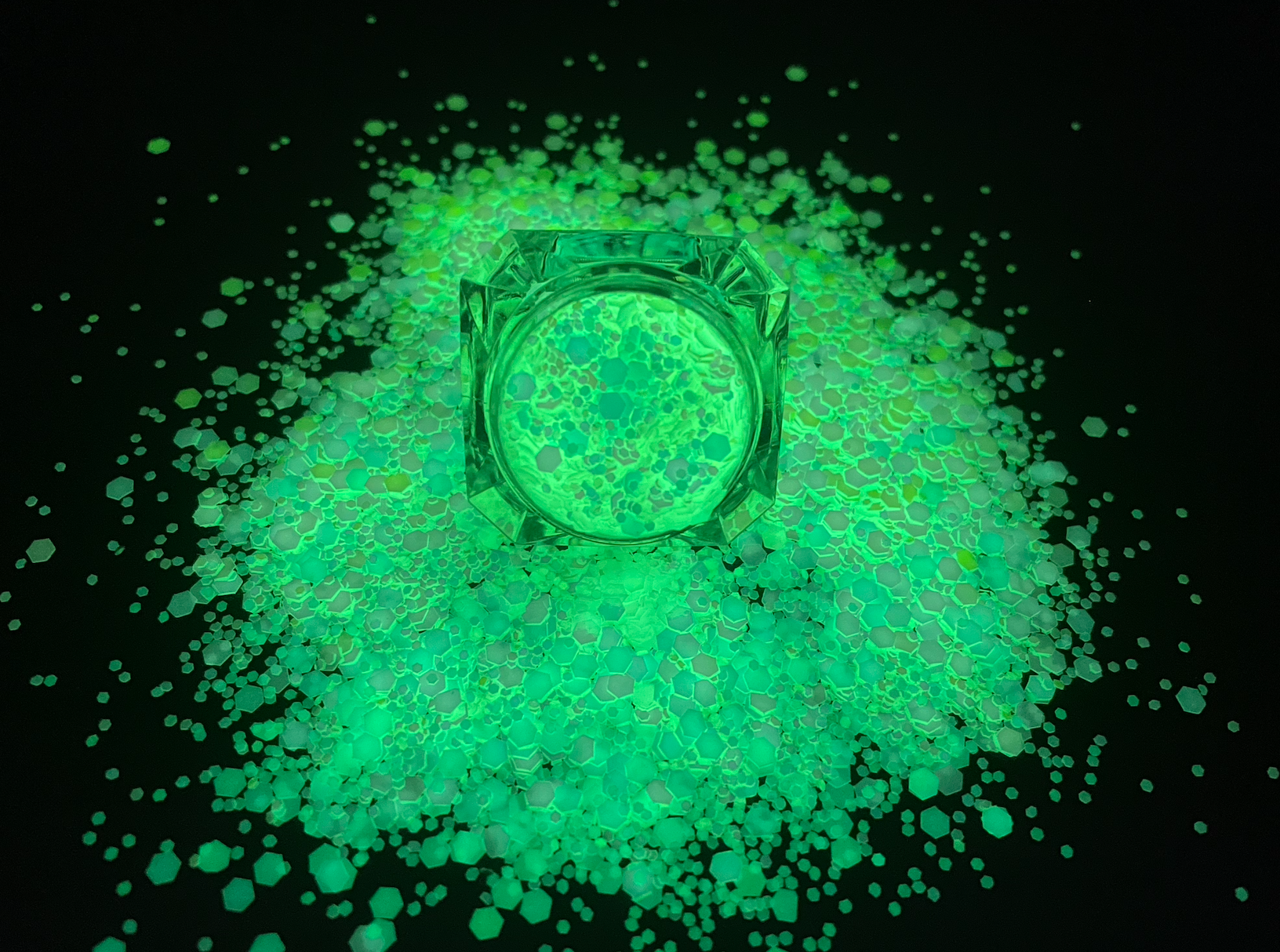 This premium glitter is part of the Glow In The Dark Glitter Collection. It consists of iridescent blue-green glitter with a vibrant green glow. Glow Getter is perfect for nail art and glitter slime. We advise against applying it to the skin. Available in 5g jars only.  Heat resistant  Note: For long-lasting luminescence, simply expose the glitter to light for a few minutes, and watch it glow for hours, adding the perfect touch to your nails.