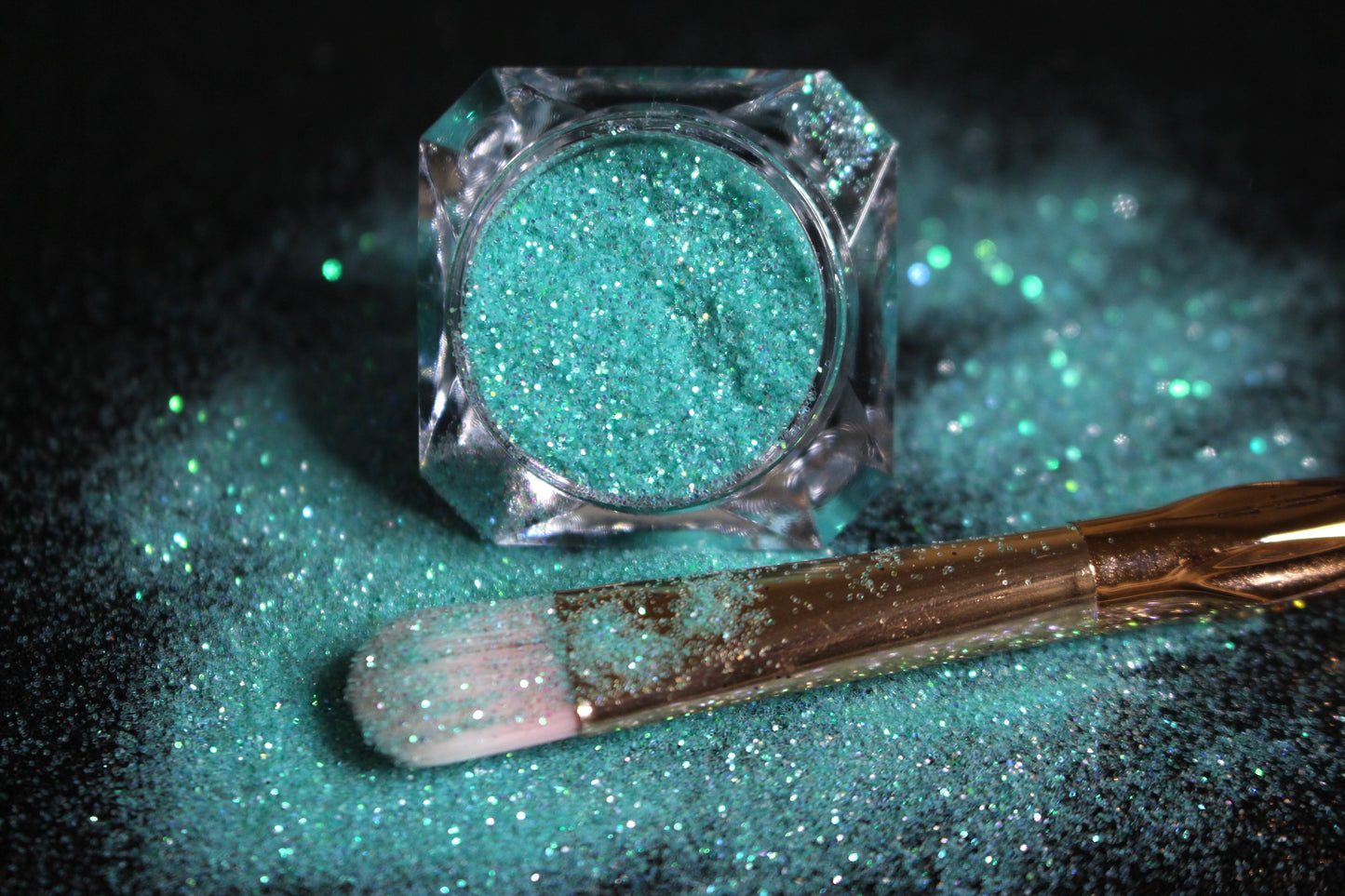 Tiffany – Premium Iridescent Bright Blue Glitter
Part of our Simple Glitter Collection, this premium glitter shines in a bright blue hue with an iridescent sparkle that reflects hints of green. Tiffany can be used for all your creative looks, nail art, hair, and glitter slime.
Available in 5g jars only.