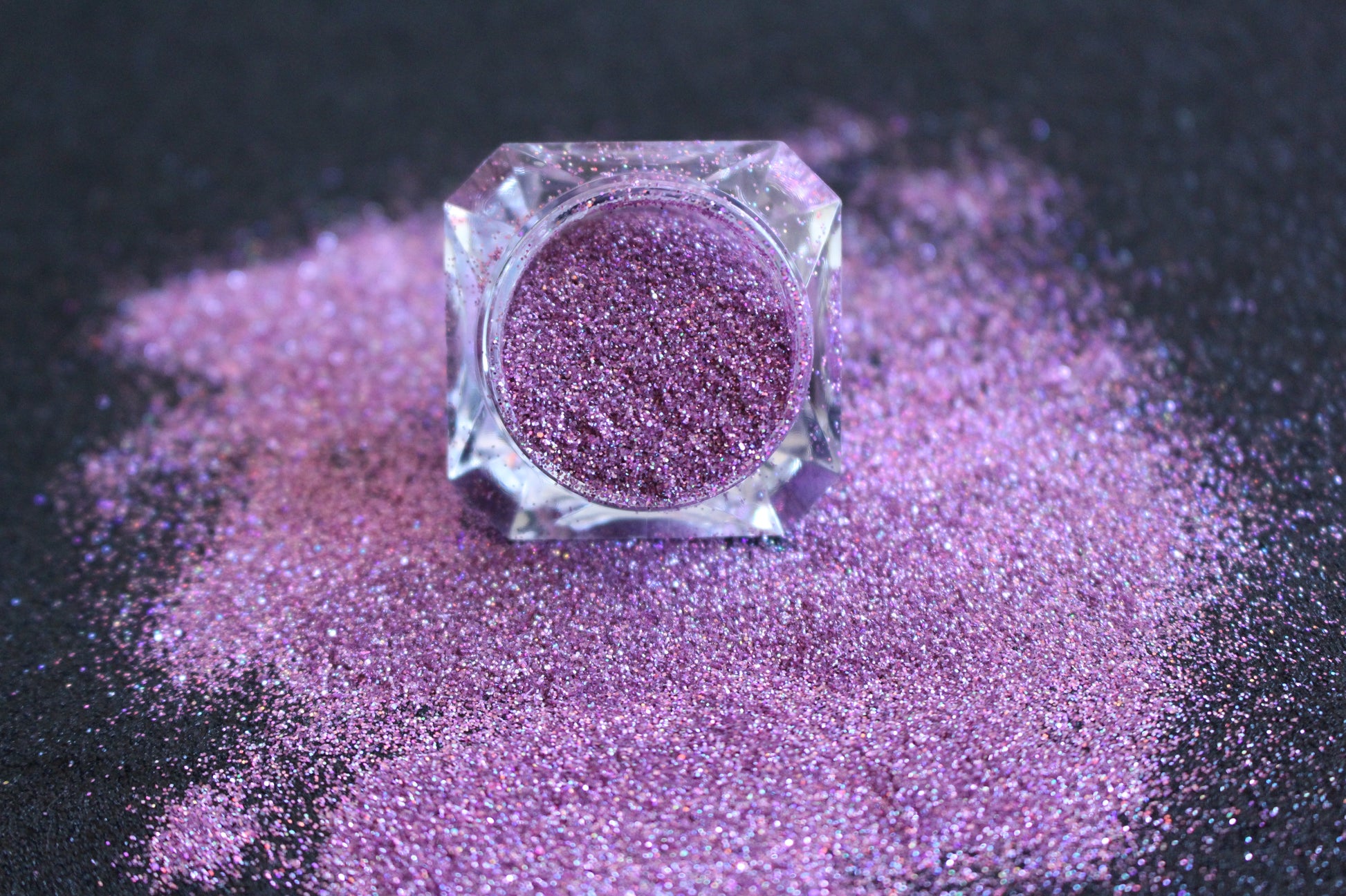 Va Va Violet – Premium Holographic Violet Pink Glitter
Part of our Simple Glitter Collection, this holographic violet pink glitter brings a pop of sparkle with a fun, eye-catching twist. Va Va Violet can be used for all your creative looks, nail art, hair, and glitter slime.
Available in 5g jars only.