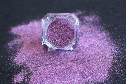 Va Va Violet – Premium Holographic Violet Pink Glitter
Part of our Simple Glitter Collection, this holographic violet pink glitter brings a pop of sparkle with a fun, eye-catching twist. Va Va Violet can be used for all your creative looks, nail art, hair, and glitter slime.
Available in 5g jars only.
