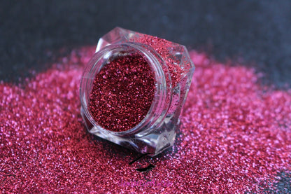 This glitter is part of the simple glitter collection. It consists of dark pink glitter. Dragon Fruit can be used for your face, hair, body, nail art and glitter slime. Available in 5g jars only.