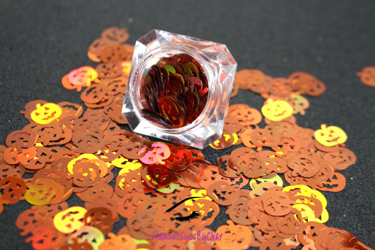 Holographic Brown Pumpkins – Premium 10mm Glitter Shapes
Part of our Halloween Collection, these 10mm brown pumpkins gleam with an eerie holographic shimmer. Perfect for adding a spooky touch to your nail art and glitter slime this season!
Available in 5g jars only.