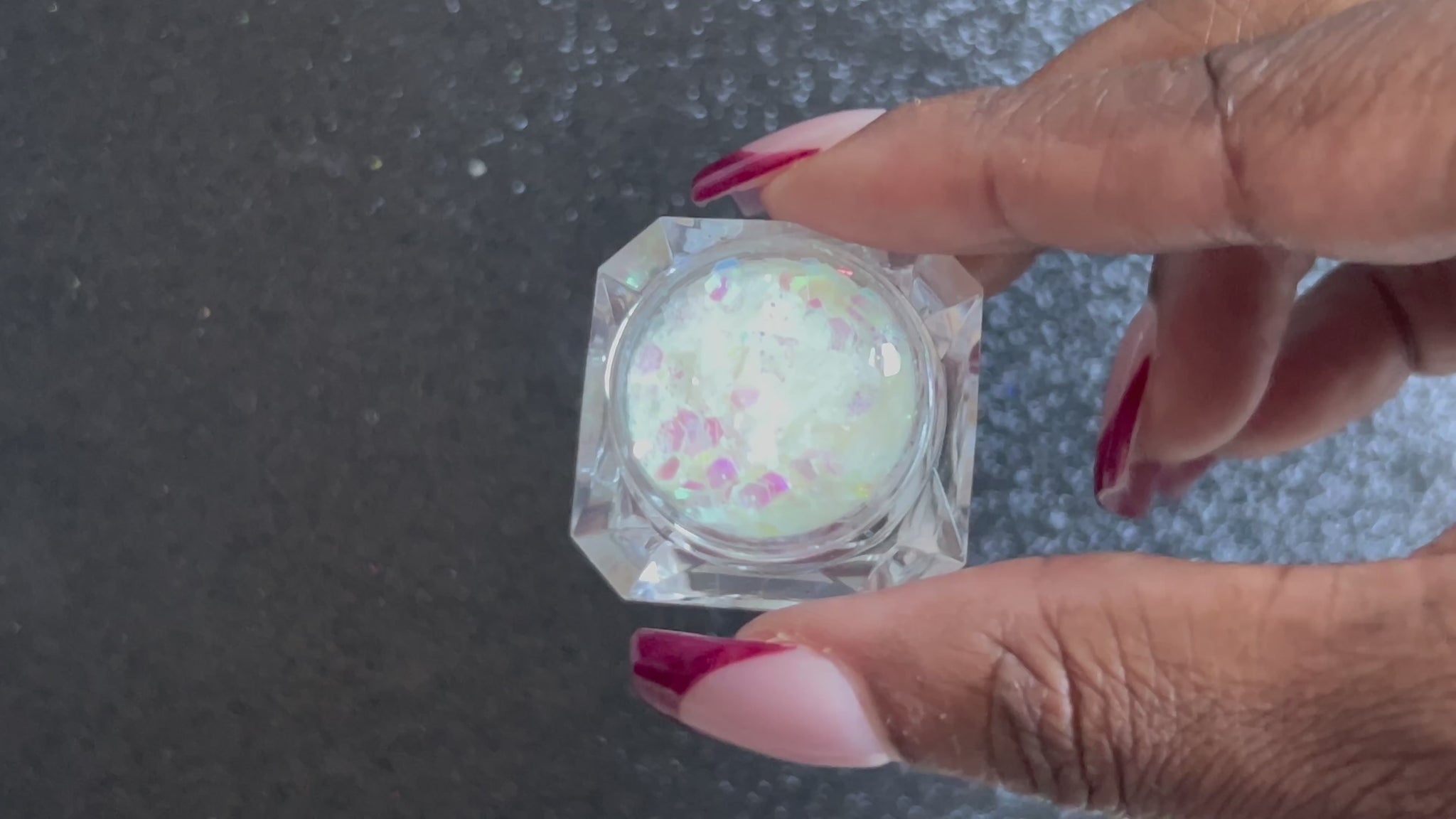 Snowflake – Premium Iridescent White Glitter Mix
A premium glitter from our Super Chunky Glitter Collection, Snowflake features iridescent white glitter that adds a magical shimmer. Perfect for all your creative looks, nail art, hair, and glitter slime.
Available in 5g jars only.