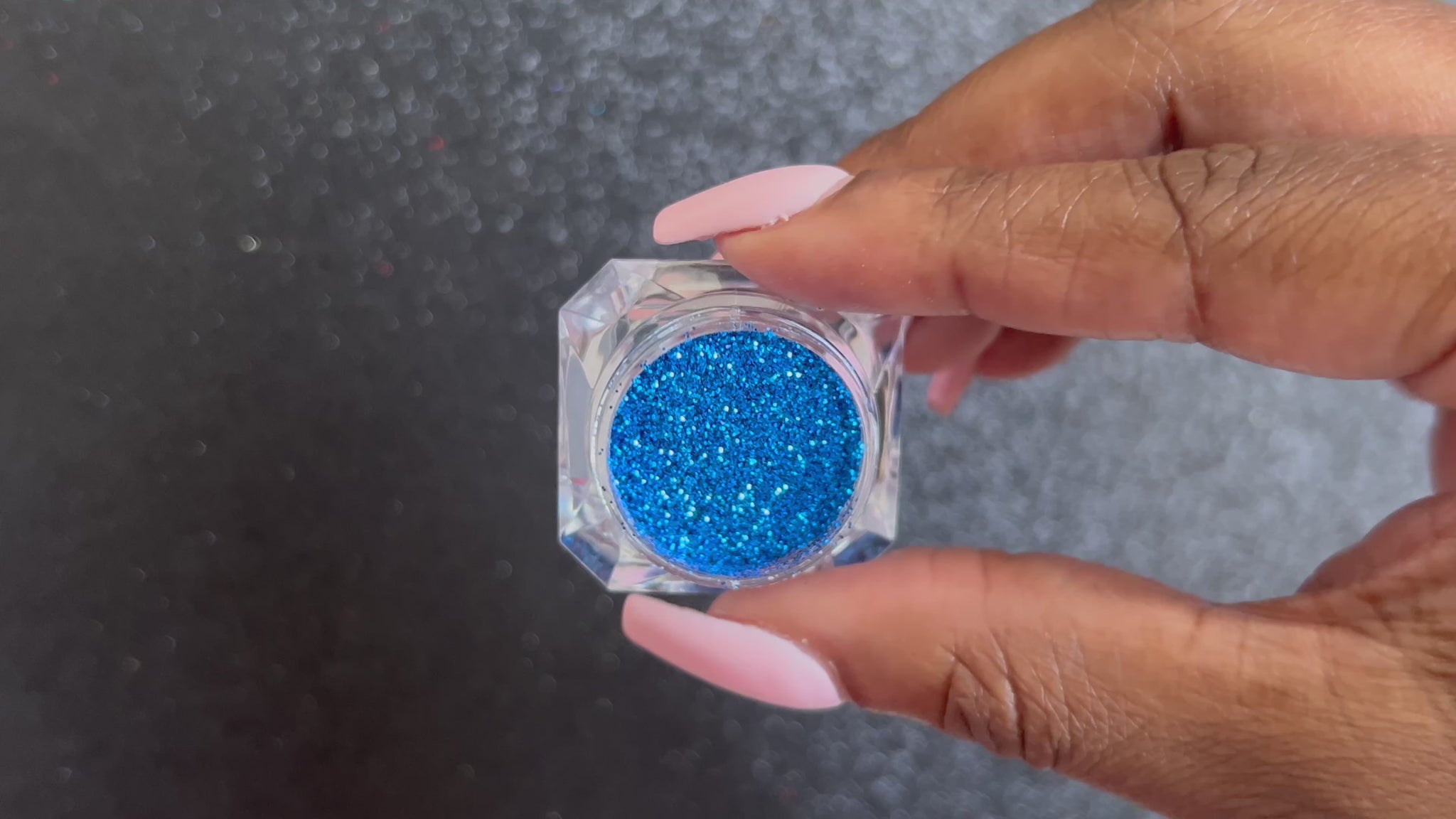 Blue Magic – Premium Blue Metallic Glitter
Part of our Simple Glitter Collection, this bold blue metallic glitter adds a vivid pop of colour with striking sparkle. Blue Magic can be used for all your creative looks, nail art, hair, and glitter slime.
Available in 5g and 10g jars.
Note: 10g jars are round and not diamond shaped.