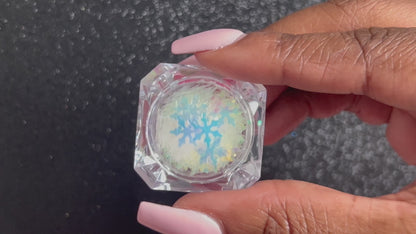 Snowflakes – Premium 9mm Iridescent Glitter Shapes
Part of our Holiday Collection, these delicate 9mm snowflakes shimmer in two enchanting iridescent colours. Perfect for adding a touch of cozy winter magic to nail art and glitter slime.
Available in 5g jars only.