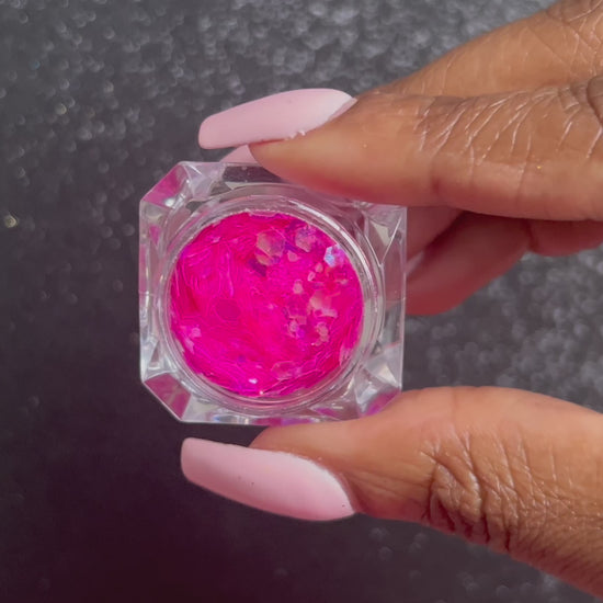 Candy Shop – Premium Iridescent Fuchsia Glitter Mix
A premium glitter from our Super Chunky Glitter Collection, Candy Shop features vibrant fuchsia glitter with a beautiful iridescent sparkle. Perfect&nbsp; for all your creative looks, nail art, hair, and glitter slime.
Available in 5g jars only.