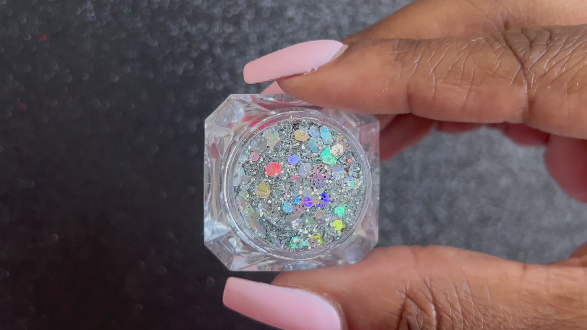 Ice Queen – Premium Holographic Silver Glitter Mix
A premium glitter from our Super Chunky Glitter Collection, Ice Queen features holographic silver glitter with an exceptionally brilliant shine.&nbsp;Perfect for all your creative looks, nail art, hair, glitter slime, resin art, tumblers, crafts, and DIY projects.
Available in 5g, 10g jars and 2oz mini wholesale.