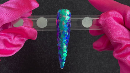 Deep Sea – Premium Super Chunky Chameleon Glitter Mix
Part of our Super Chunky Glitter Collection. It consists of royal blue glitter with a unique teal colour-shifting sparkle. Deep Sea can be used&nbsp;for all your creative looks, nail art, hair, and glitter slime.
Available in 5g jars only.