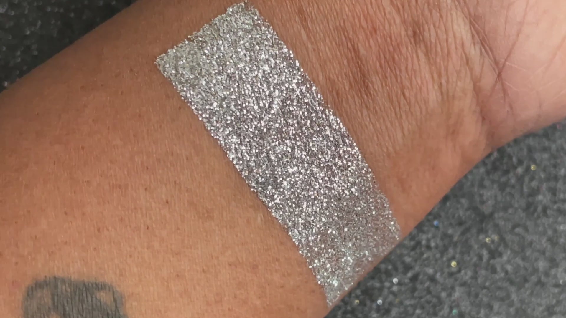 Reflection – Eco-Friendly Premium Silver Glitter
Part of our Biodegradable Glitter Collection, this shimmering silver sparkle adds a brilliant shine to any look. Reflection is perfect for all your creative looks, nail art, hair, and glitter slime.
Available in 5g jars only.

Material: Raw material is 100% corn starch&nbsp;
Scientific name Polylactic acid (PLA)&nbsp; &nbsp; 