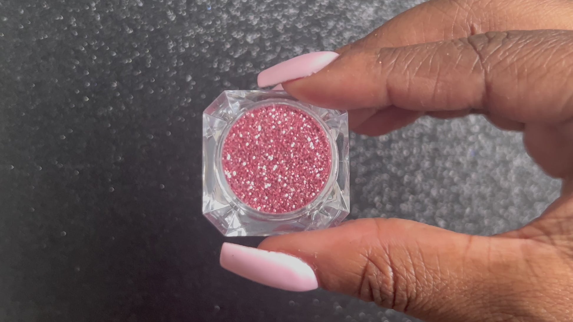 Sweetie Pie – Premium Pink Metallic Glitter
Part of our Simple Glitter Collection, this pink metallic glitter adds a pop of colour to any look. Sweetie Pie can be used for all your creative looks, nail art, hair, and glitter slime.
Available in 5g jars only.