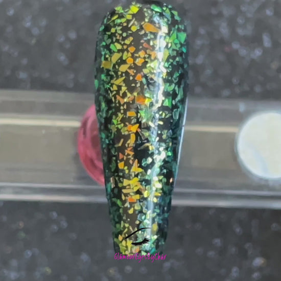 Greentini – Premium Bright Iridescent Green Cellophane Glitter Flakes
Part of our Cellophane Glitter Flakes Collection, these bright iridescent green glitter shards shimmer with golden reflects. Greentini is&nbsp;perfect for nail art and glitter slime.
Available in 5g jars only.