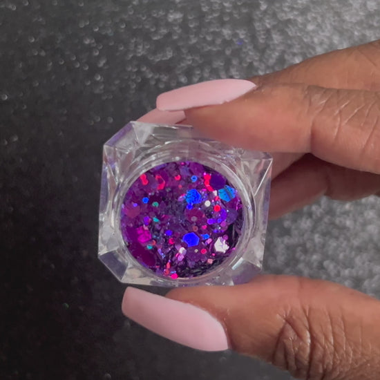 Love Spell – Premium Deep Purple &amp; Violet Super Chunky Glitter Mix
This premium glitter is part of the Super Chunky Glitter Collection. It consists of deep purple and violet glitter with a holographic sparkle. Love Spell can be used for&nbsp;
for all your creative looks, nail art, hair, and glitter slime.
Available in 5g jars only.