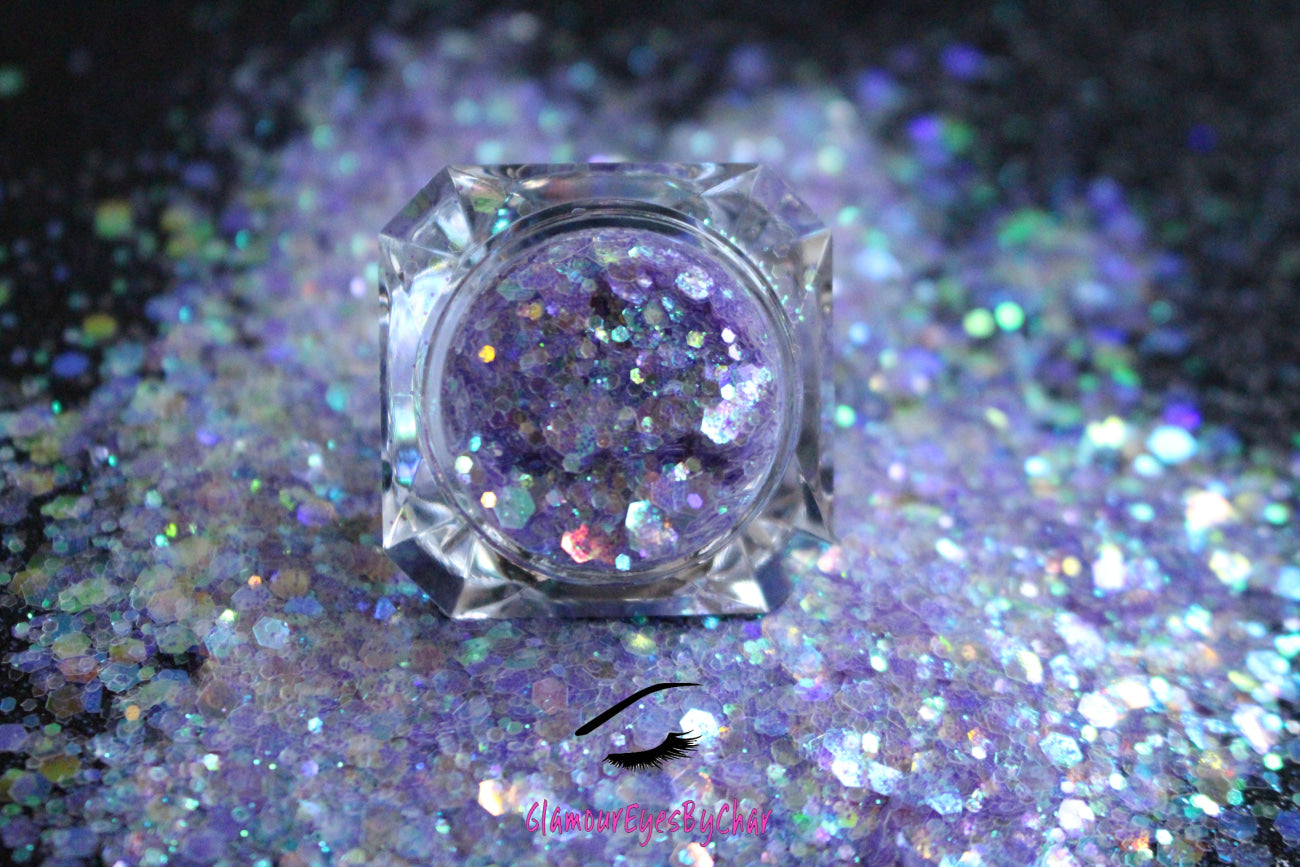 This premium glitter is part of the Super Chunky Glitter Collection. It consists of iridescent lilac glitter. Sweet Dreams can be used for your face, hair, body, nail art and glitter slime. Available in 5g jars only. 