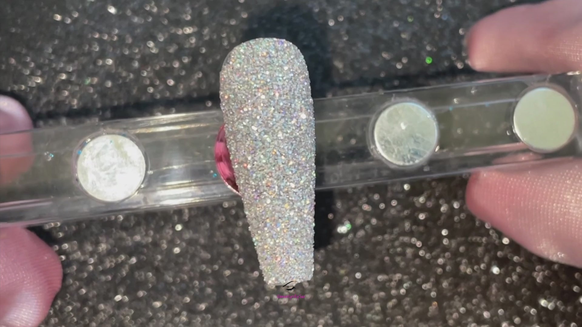 This glitter is part of the simple glitter collection. It consists of silver holographic glitter with a dazzling sparkle. Princess Cut can be used for your face, hair, body, nail art and glitter slime. Available in 5g jars only.