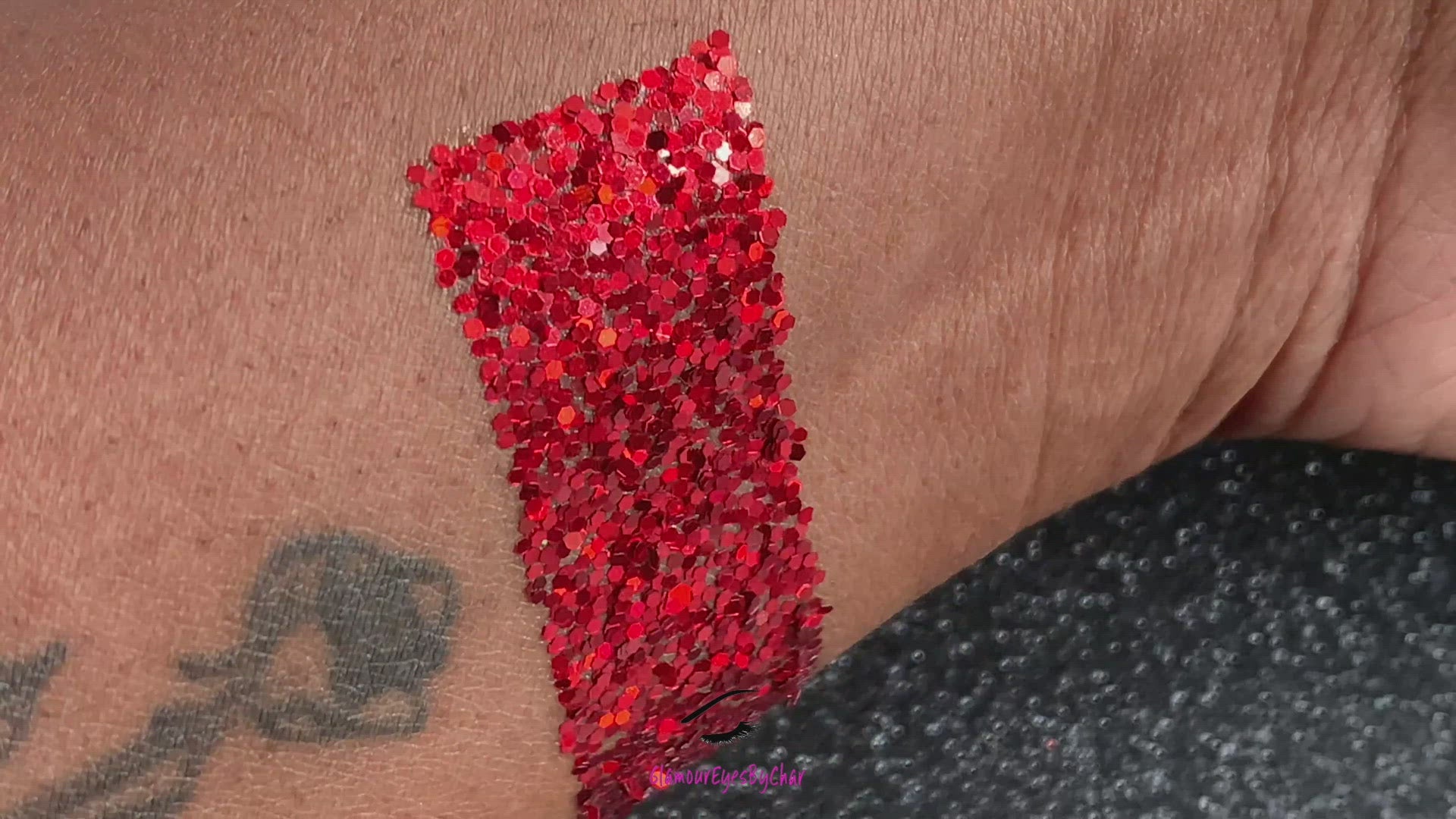 This glitter is called Red Pumps and is part of the simple glitter collection. It consists of ruby red simple glitter. Flake size are larger than fine and extra fine glitter. Red Pumps can be used for your face, body, hair and nails. Comes in 5g jars only.