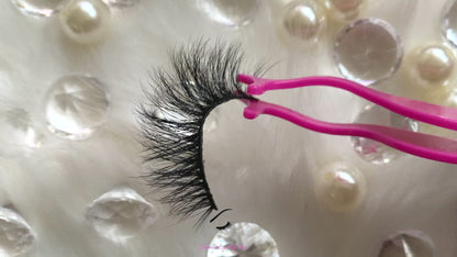 These 3D luxurious mink lashes are called Flirty and are 8-18mm in length. They're shorter on the inner corner and longer on outer corner for the forever-glam winged out effect. The thin lashband, makes the application process a breeze.