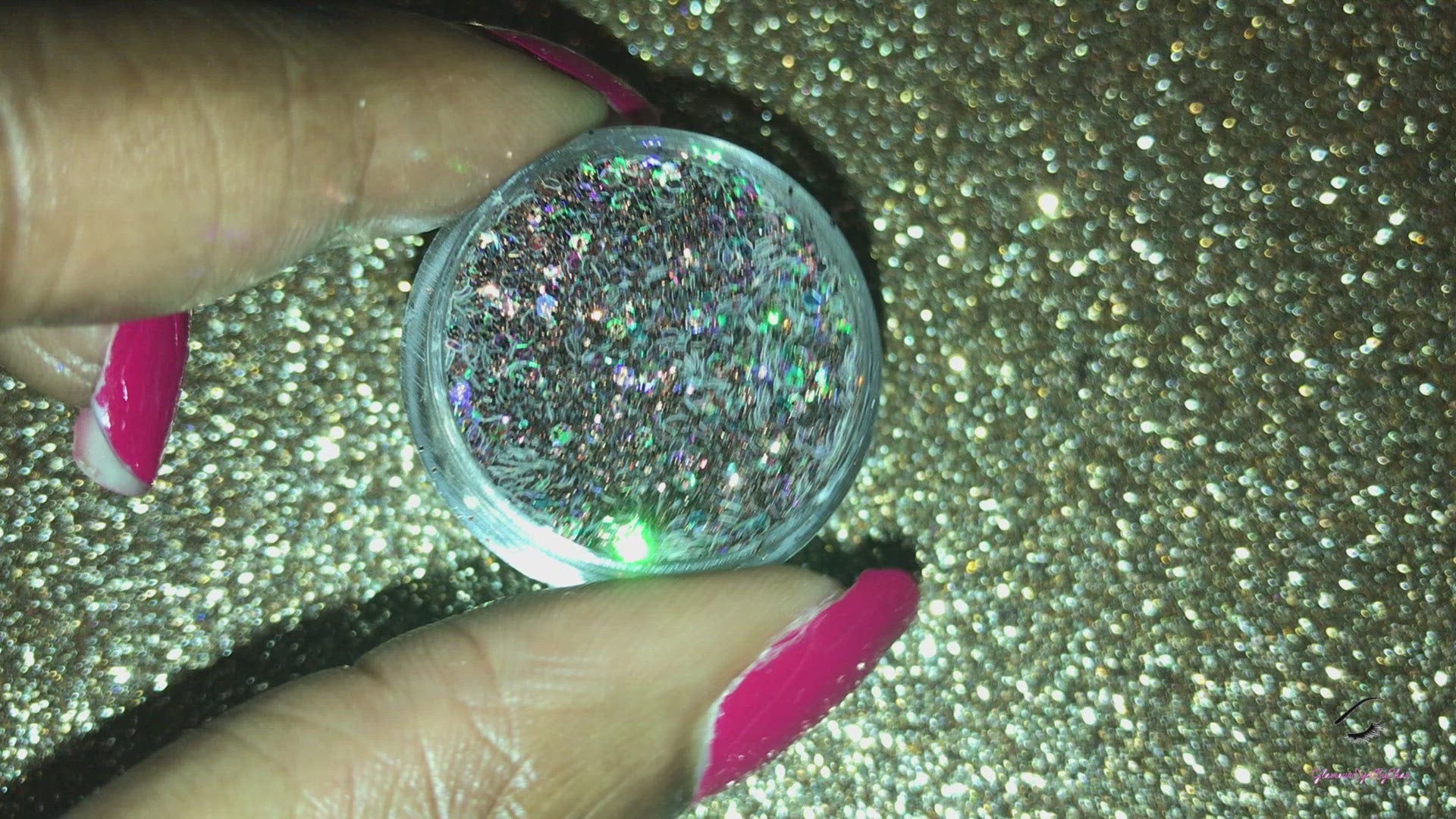This glitter is called Fondue and is part of the chunky glitter collection. It consists of chocolate brown glitter with an iridescent sparkle. Fondue can be used for your face, body, hair and nails. Comes in 5g and 10g jars.  **Glitter will be discontinued once sold out**
