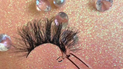 These 5D luxurious mink lashes are called Royalty and are 25mm in length. They are very dramatic, wispy, have a criss cross style, lightweight, and comfortable to wear on the lids. The thin lashband, makes the application process a breeze. Royalty are suitable for dramatic eye looks and can be worn up to 25 times if handled with care. They will definitely make you feel like the goddess that you are but are not for timid lash wearers.