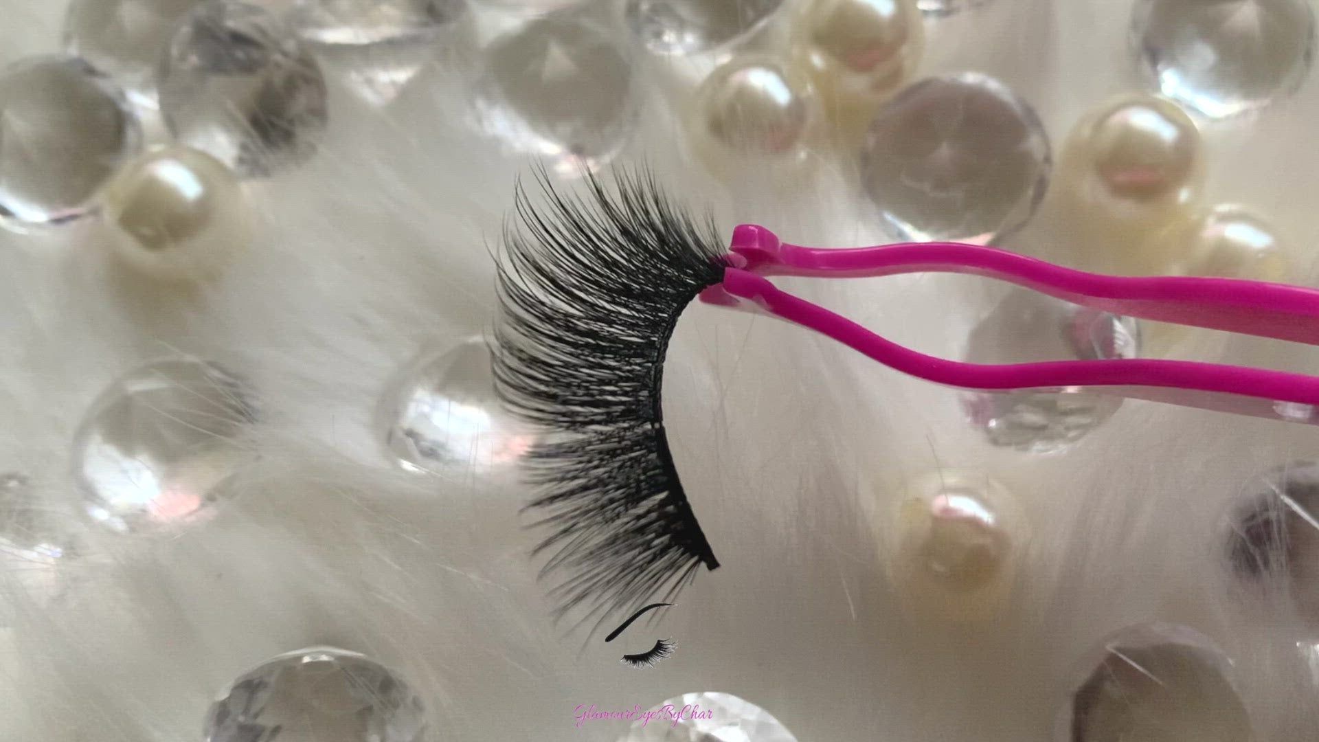 These 3D luxurious faux mink lashes are called Sweetheart and are 10-12mm in length. They are lightweight and very comfortable to wear on the lids. The thin lashband, makes the application process a breeze. Sweetheart are suitable for everyday wear and can be worn up to 25 times if handled with care.  Tip: Apply our mink lashes with our eyelash adhesive and using luxurious rose gold or gold tweezers. The application process will be made quick and easy.'