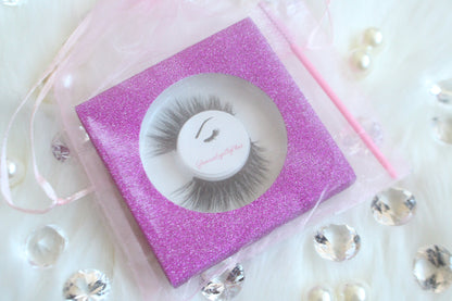 These 3D luxurious mink lashes are called Flirty and are 8-18mm in length. They're shorter on the inner corner and longer on outer corner for the forever-glam winged out effect. The thin lashband, makes the application process a breeze.