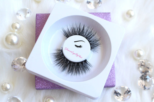 These 3D luxurious mink lashes are called Flutter and are 15-19mm in length. They are light and fluffy, and very comfortable to wear on the lids. The thin lashband, makes the application process a breeze.
