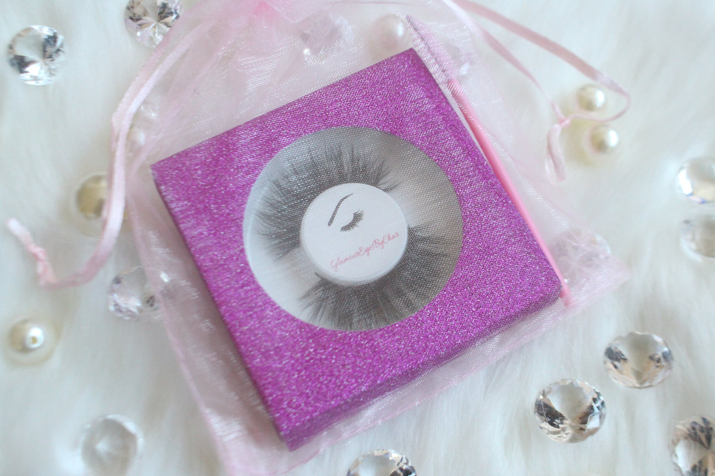 These 3D luxurious mink lashes are called Lala and are 15-18mm in length. They are light and fluffy, and very comfortable to wear on the lids. The thin lashband, makes the application process a breeze.