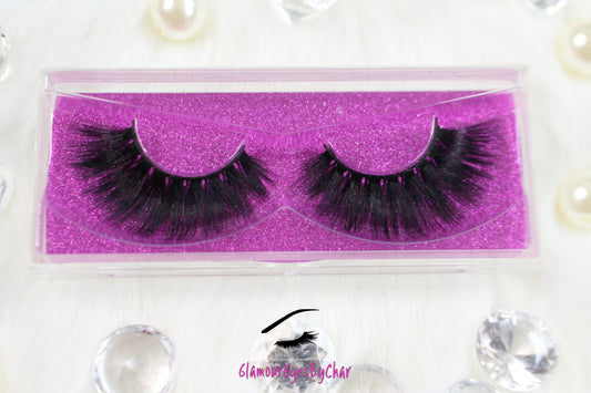 These 3D luxurious faux mink lashes are called Bad Girl and are 10-15mm in length. They're shorter on the inner corner and longer on outer corner for the forever-glam winged out effect. They are very dramatic, full, lightweight, and comfortable to wear on the lids. The thin lashband, makes the application process a breeze. Bad Girl are suitable for dramatic eye looks and can be worn up to 25 times if handled with care.