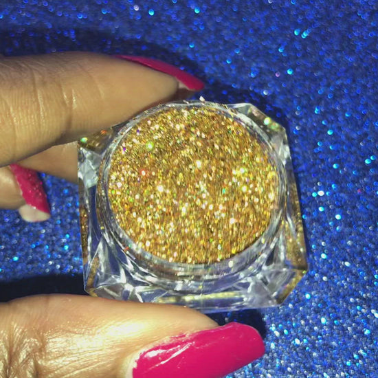 This glitter is called I Said Yes and is part of the simple glitter collection. It consists of gold glitter with a holographic sparkle. I Said Yes can be used for your face, body, hair and nails.