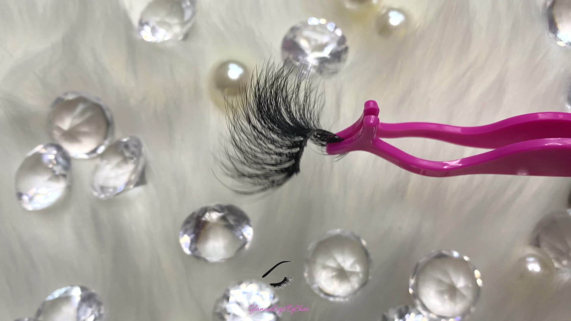 These 3D luxurious mink lashes are called Flutter and are 15-19mm in length. They are light and fluffy, and very comfortable to wear on the lids. The thin lashband, makes the application process a breeze.