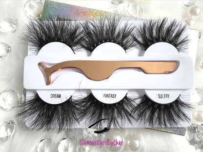 Want to bring out your inner sexy? These 5D luxurious mink lashes will do just that. The Feeling Sexy pack contains 3 pairs of 25mm lashes. They are very dramatic, fluffy, full, and comfortable to wear on the lids. They are not for timid lash wearers. The thin lashband, makes the application process a breeze.   These beauties are suitable for sexy, dramatic or simple eye looks. Each pair can be worn up to 25 times if handled with care. 