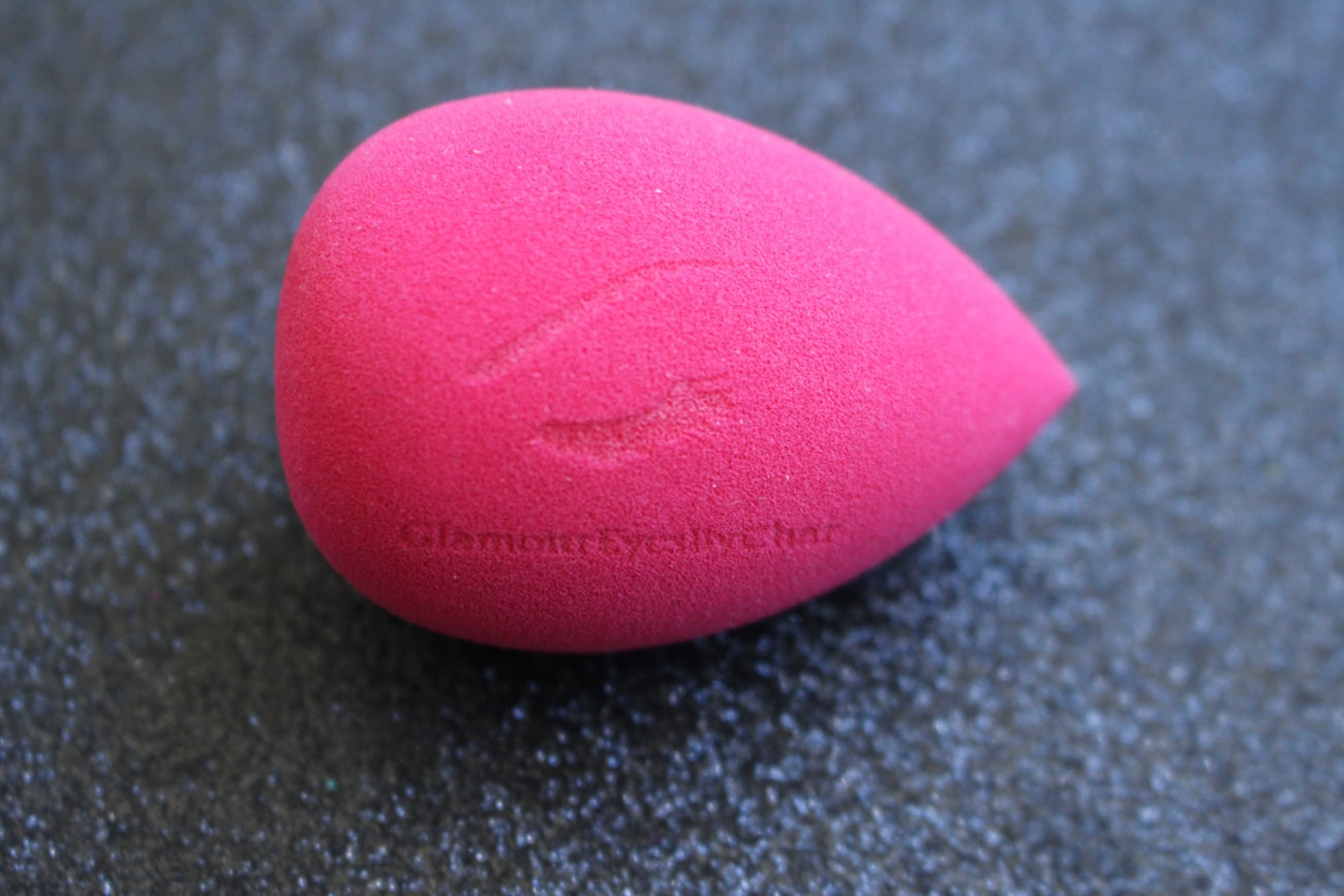 Our Glamour Beauty Blender is available in two colours and styles and can be used with powder or liquid makeup products. The angled blender is perfect for applying setting powder, contour or illuminating highlight. The standard blender has rounded sides which are perfect for flawless blending. The precision point on both blenders is great for concealing imperfections. 