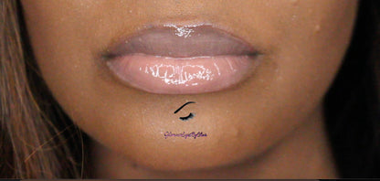 Perfect Nude is a gorgeous nude pink hydrating gloss. This gloss is also vegan, gluten-free, high shine, smooth and long lasting. It's made with premium rich ingredients to keep your lips soft, moisturized and luscious without feeling sticky. Perfect Nude is available in a squeeze tube and a wand tube (doe foot applicator) for a more precise application.