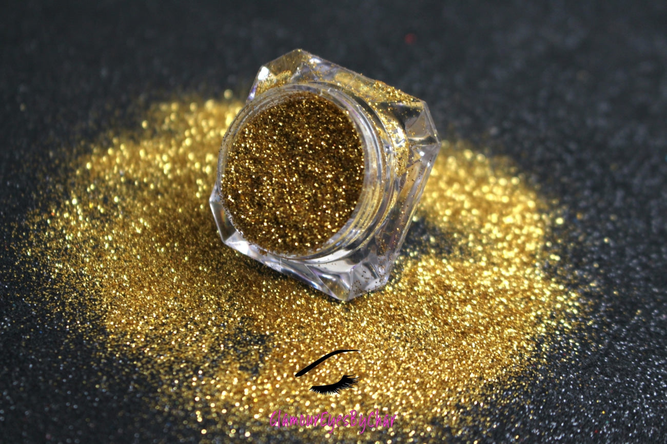 This eco-friendly glitter is part of the biodegradable glitter collection. It consists of gold glitter. Liquid Gold can be used for your face, hair, body, nail art, glitter slime and soap making. Available in 5g jars only.  Material: Raw material is 100% corn starch                  Scientific name Polylactic acid (PLA)     