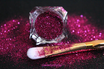 This glitter is called Mad Magenta and is part of the simple glitter collection. It consists of metallic magenta glitter.  Mad Magenta can be used for your face, body, hair and nails. Comes in 5g and 10g jars. 