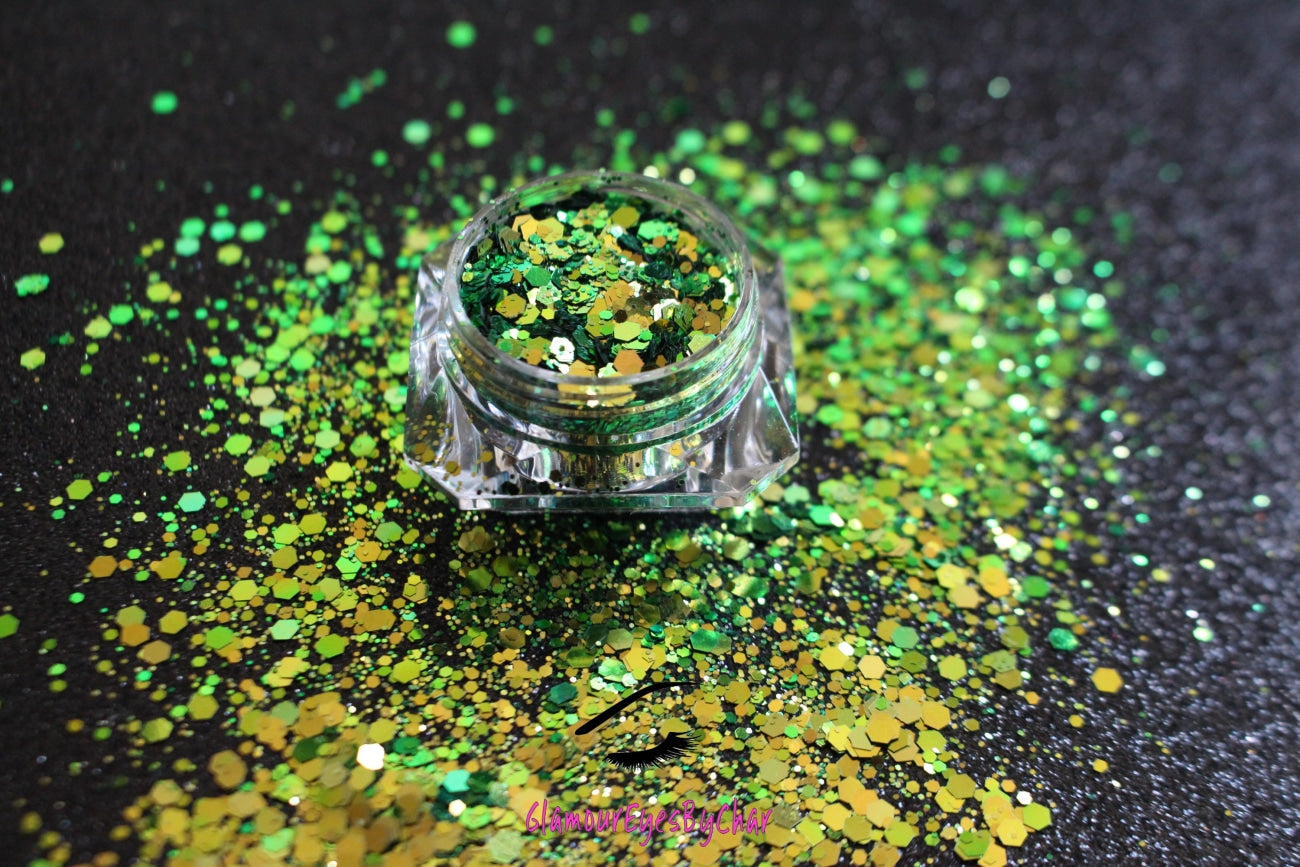 This chameleon glitter is called Millionaire and is part of the super chunky glitter collection. It consists of green glitter with a gold unique colour shifting sparkle. Millionaire can be used for your face, body, hair and nails.  Comes in 5g jars only.