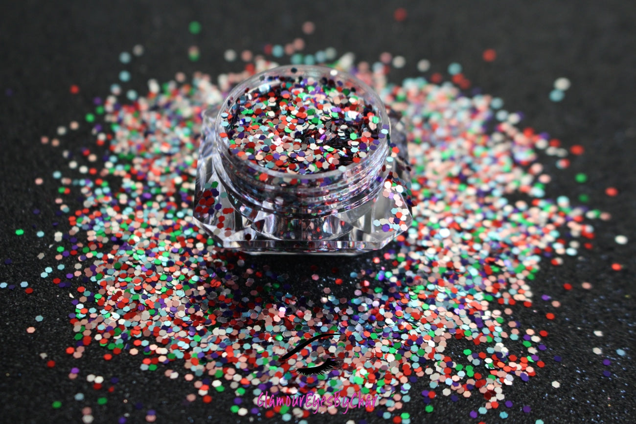 This glitter is called Party Animal and is part of the simple glitter collection. It consists of multicolour glitter and is perfect for a party or festival. Flake size is larger than fine and extra fine glitter. Party Animal can be used for your face, body, hair and nails.  Comes in 5g jars only.