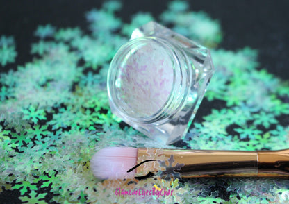 Snowflakes – Premium 9mm Iridescent Glitter Shapes
Part of our Holiday Collection, these delicate 9mm snowflakes shimmer in two enchanting iridescent colours. Perfect for adding a touch of cozy winter magic to your nail art and glitter slime.
Available in 5g jars only.